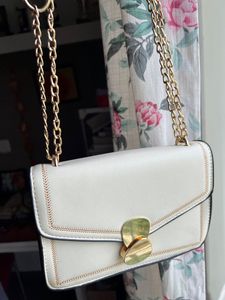 White Sling Bag 🤍