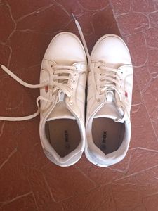 White 'Max' Casual Shoes