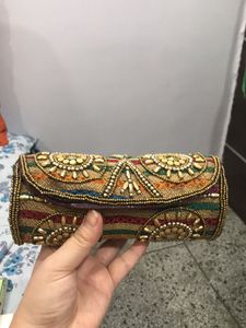 Jadau Clutch