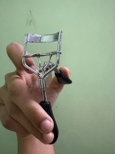 Eyelash Curler Tool