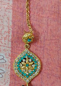 Elegant Green &amp; Gold Necklace Set with Earrings