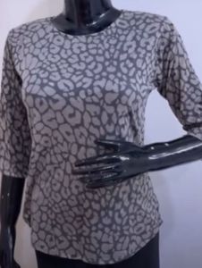 Leopard Print 3/4 Sleeve Top