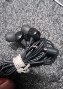JBL Earphones (5) Piece Of Pack