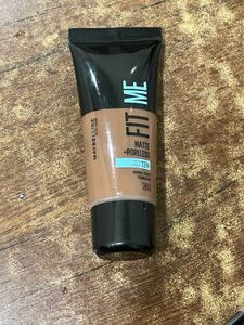 Maybelline New York Exclusive Makeup