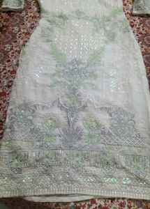Beautiful Pakistani Suit With Net Frill Dupatta