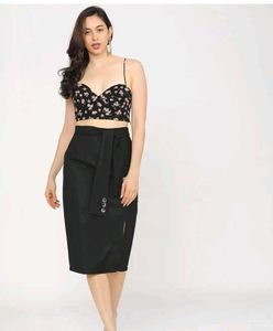 Women Black Solid Midi-Length Pencil Skirt