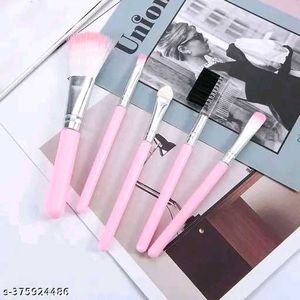 Catalog Name:*Fabulous Makeup Kits*Color: 15 FairF