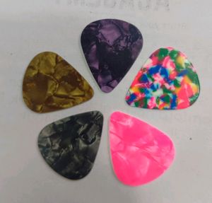 GUITAR PICK SET OF 5