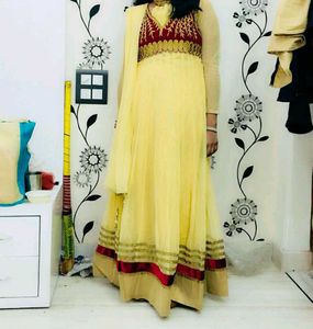 I Am Selling My Anarkali Suit
