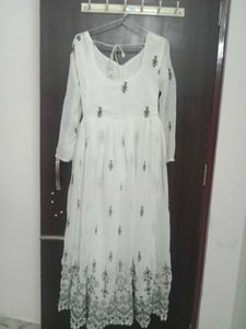 White Embroidered Kurta