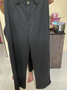 Trouser With Black Colour