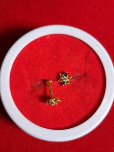Floral Stud Earrings  22crt gold studs