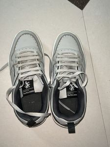 Like New | Red Tape Casual Sneakers - Size 6