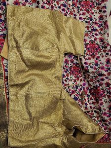 Thread Work Saree With Padded Blouse