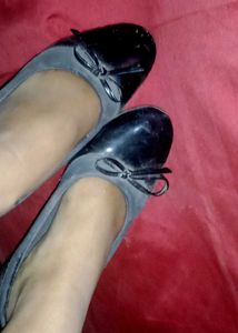 Black Ballet Flats with Bow Detail