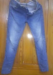 Lee Jeans_ women_ Size - 27 -28 Inches