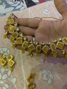 Yellow Jewellery Set with Mangtika