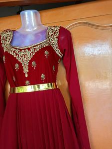 Gorget Maroon Flary Goun