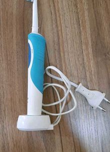 BRAUN Oral-B Vitality Electric Toothbrush