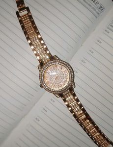Elegant Rhinestone Wristwatch