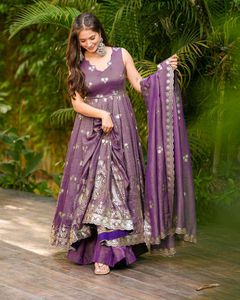 Designer Crunchy Silk Gown💜