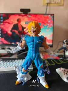 Vegeta Figurine