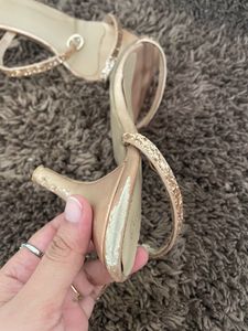 Curiozz Golden Heels - used