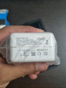 Vivo FLASH CHARGER WITH CABLE.