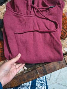 men hoodie maroon colour m size used sometime