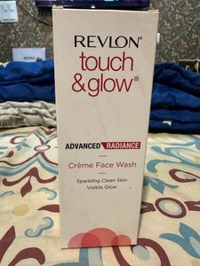 Revlon Touch And Glow Cream Face Wash