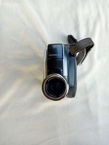 Hitachi DZ-MV300E DVD Video Camera Recorder