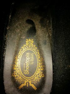 Vintage-Inspired Gold Oxford Heels