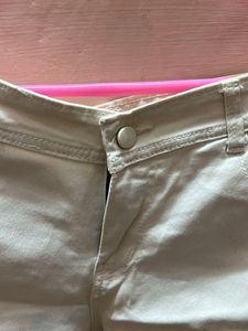 White Denim Shorta