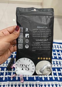 Magnetic nail polish and magnet