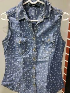 Sleevless Denim Shirt