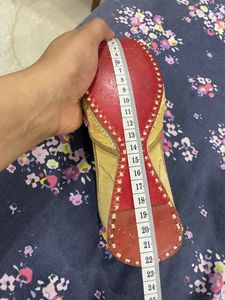 2 Girls Jutti(buy 1 500 buy 2@850)