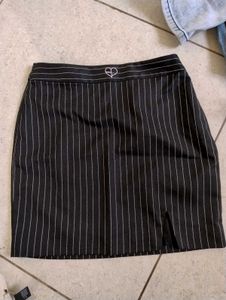 H&M Skirt mini Brand New