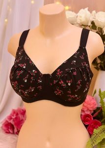 🇳🇿💫Black Colour Floral Print Imported Bra