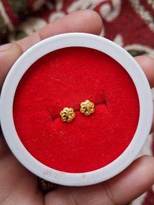Beautiful New Flower Desine Studs