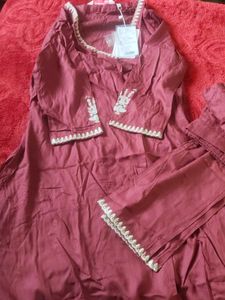 Elegant Embroidered Maroon Kurta