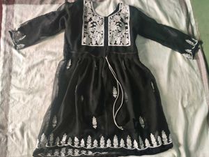 White Tread Embroidery Chikankari Short Kurti