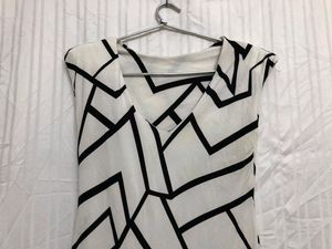 Top Note White And Black Dress