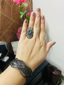 Beautiful Black Ring Bracelet Set
