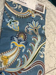 Double  Bedsheet With Pillow Covers