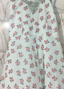 New Floral Embroidered Kurta Set