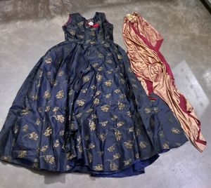 Blue Ethnic Gown With Maroon Colour Chunri