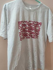 Graphic Lips Print Tee