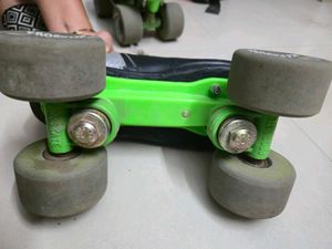 Roller Skates with Protective Kit (Unisex)