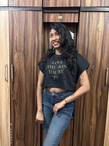 Stylish Graphic Print Crop Top