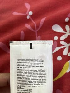 Apollo Walnut Face Scrub